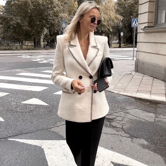 Zara Top-Stitched Double-Breasted Blazer - Picture 3 of 5